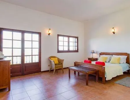 Almancil Sleeps 9 Pool Wifi ヴィラ Vale de Rosas